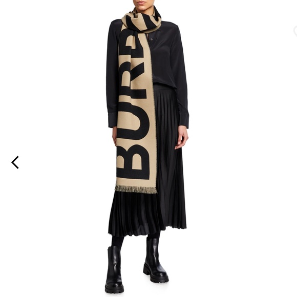 Burberry Accessories - AUTH Burberry Wool Football Scarf Tan Beige Black